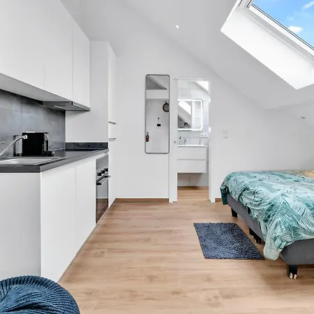 8 - Near Place De Paris דירה *