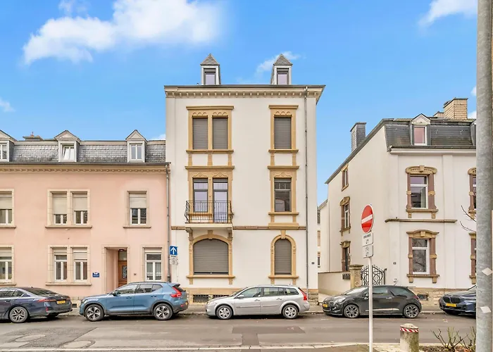 8 - Near Place De Paris