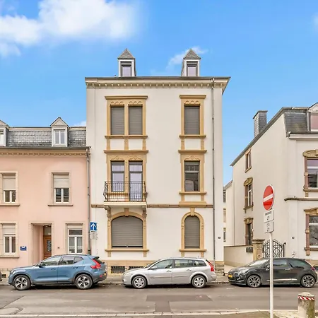 8 - Near Place De Paris